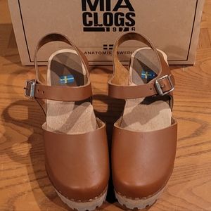 Mia Abba Clogs